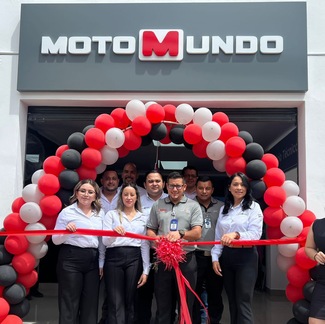 Motomundo abre su tienda número 101 y llega a Copán Ruinas