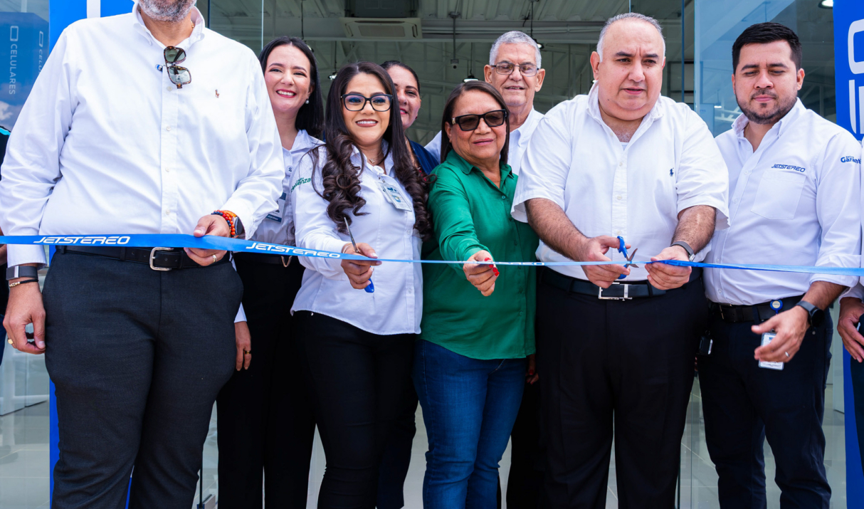 Jetstereo celebra su historia en El Progreso con la apertura de su nueva tienda