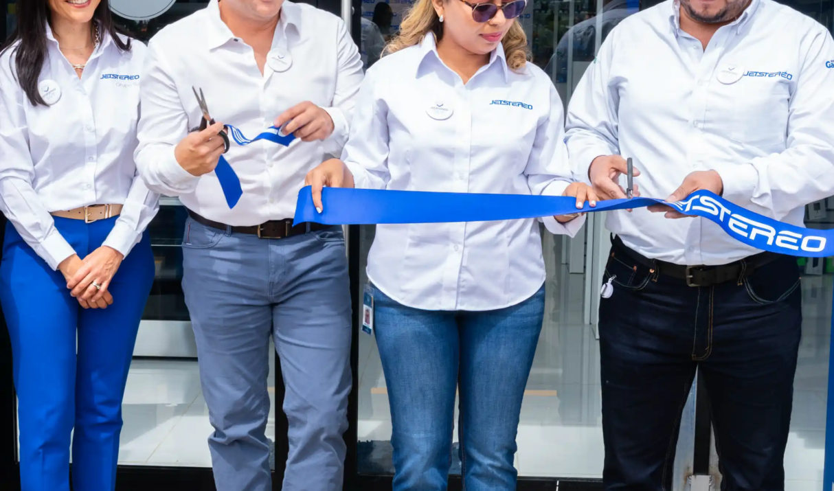 Jetstereo renueva su tienda en Tela